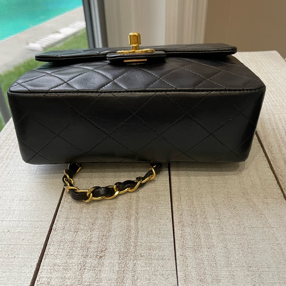 💕Vintage CC Mini Square / Price is Firm 🤗 - Picture 7 of 13